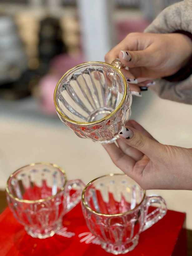 خرید فنجان چایخوری لب طلایی Glassware | سرو نوشیدنی به سبک لوکس و مدرن