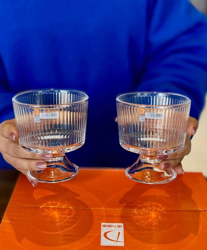 بستنی خوری شیاردار پایه کوتاه Deli Glass | ظروف پذیرایی لوکس و مدرن
