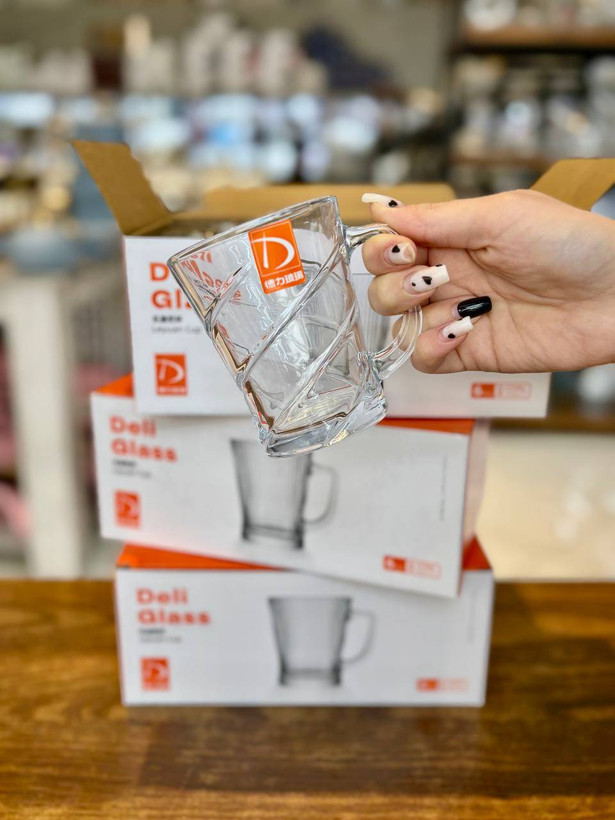 خرید ماگ برندDeli Glass مدل Leyuan | ماگ وارداتی با طراحی پیچدار مدرن