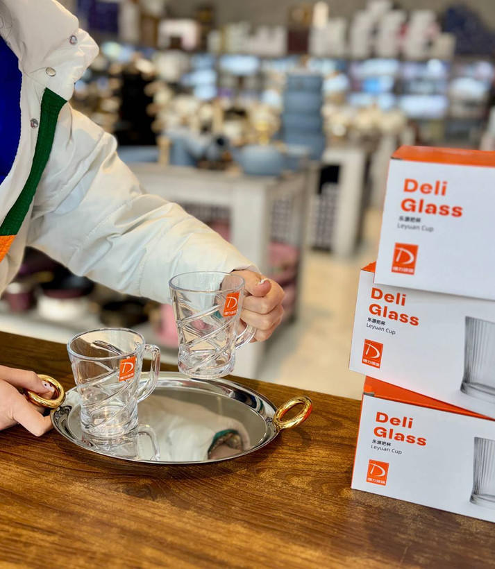 خرید ماگ برندDeli Glass مدل Leyuan | ماگ وارداتی با طراحی پیچدار مدرن