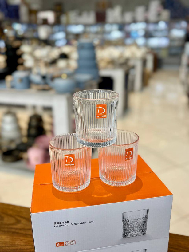 خرید نیم لیوان شیاردار Deli Glass مدل وارداتی | ظروف شیشهای لوکس