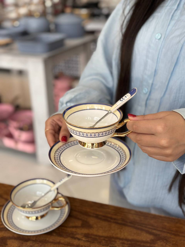 خرید چایخوری طلاکوب دوتایی طرح دور کرمی و آبی اصل وارداتی | KIT-91